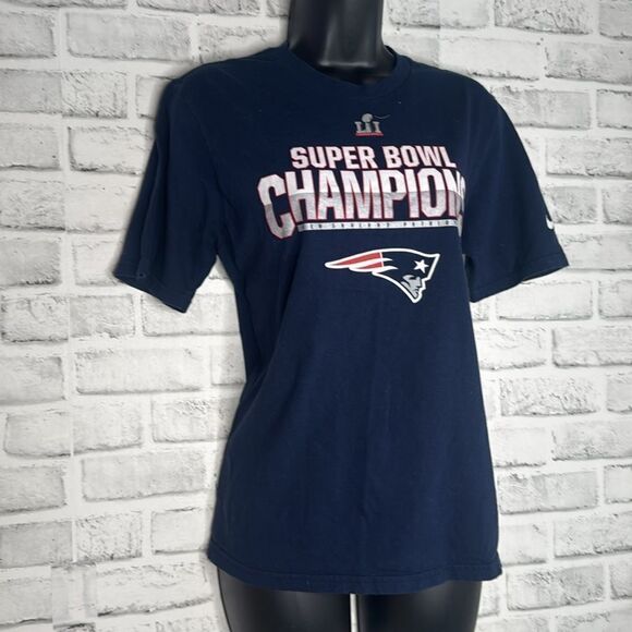 Nike Tee New England Patriots Superbowl Shirt NFL Football Size Large Medium - Picture 2 of 4